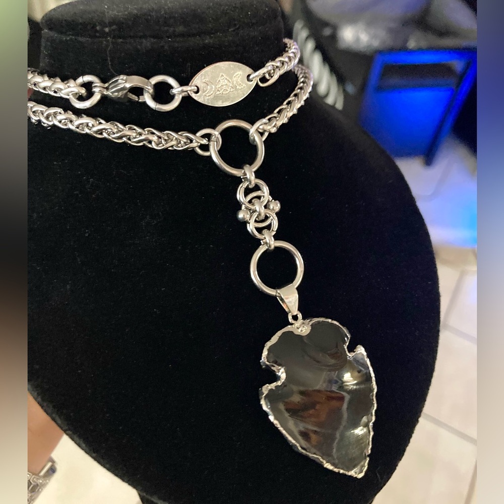Black obsidian arrow on stainless steel maille celtic knot lariat Y necklace. - Picture 5 of 14